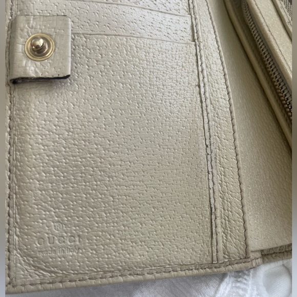 GUCCI GG Monogram Metal Bar Continental Flap
Wallet - Picture 9 of 11